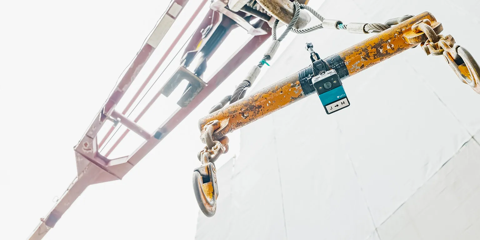 株式会社竹中工務店　クレーンにカメラを設置している画像